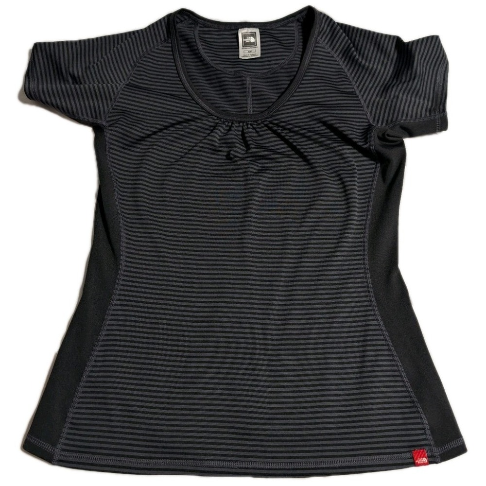 The North Face Women's Medium VaporWick‎ Athletic Top Gray Black Striped